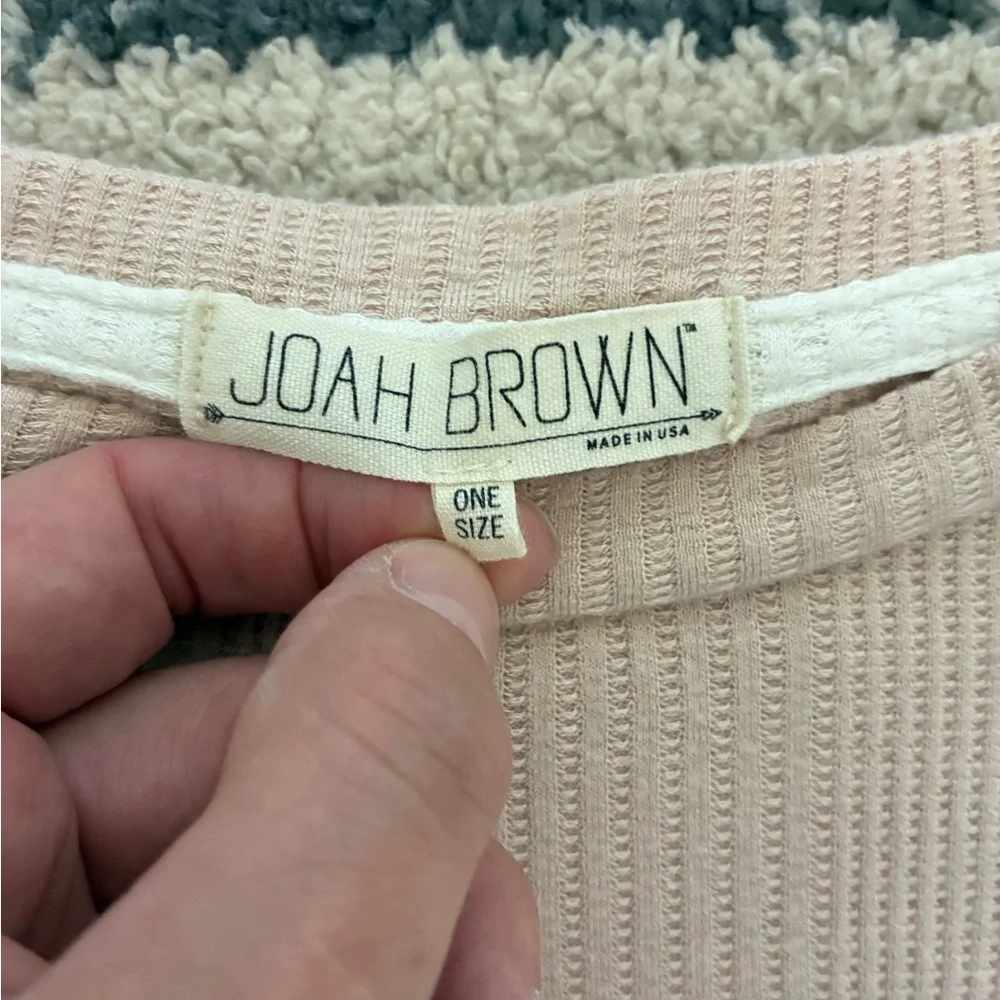 Joah Brown Boxy Oversized Cropped Tee - Picture 8 of 9